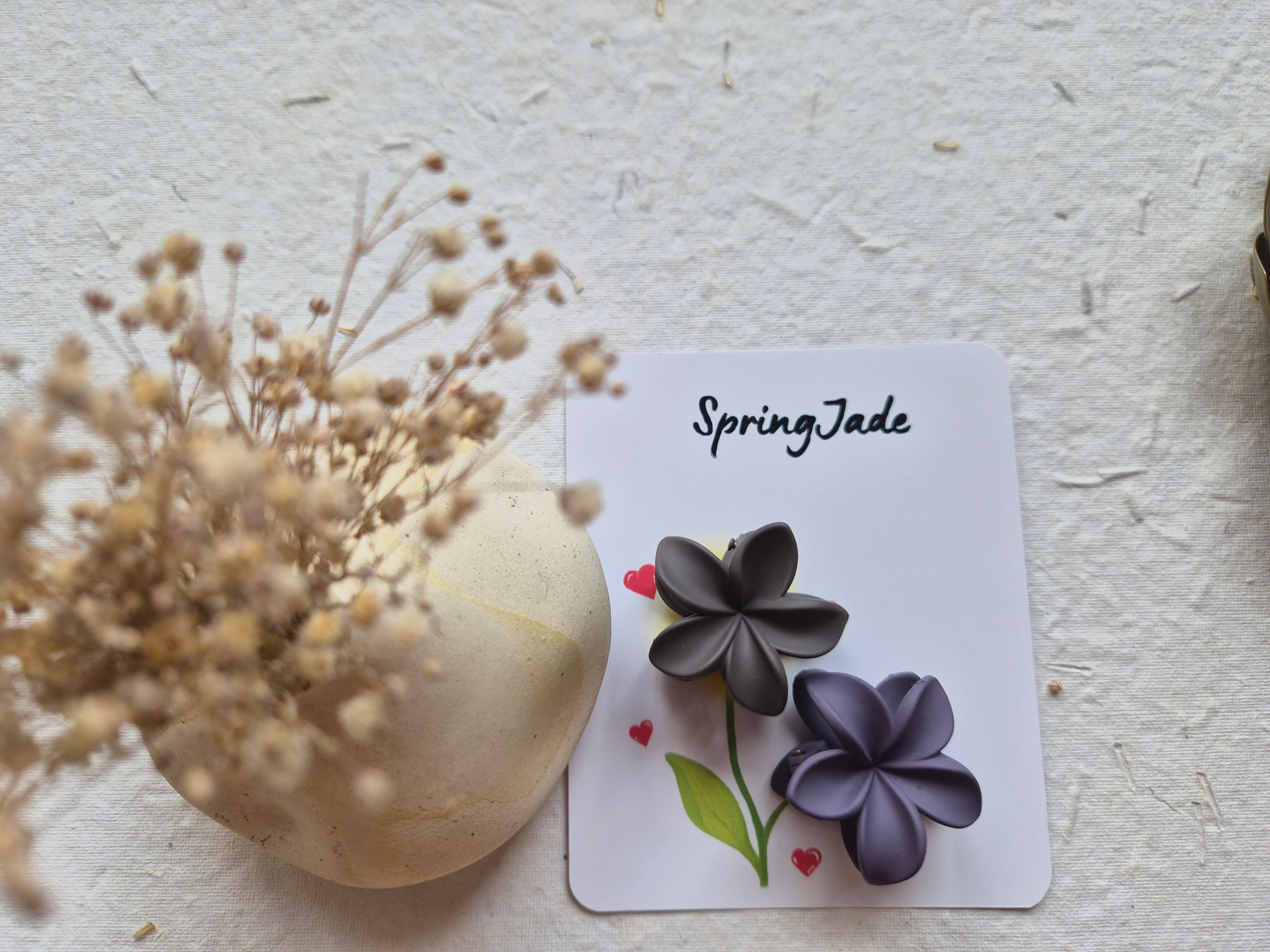 Small matte frangipani hair clip(Set of 2)